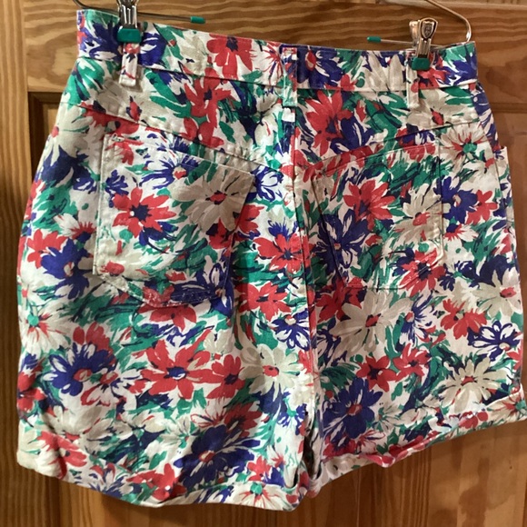 Vivaldi Jeanswear Vintage Women’s Floral Denim Shorts, size 16 - Picture 2 of 8